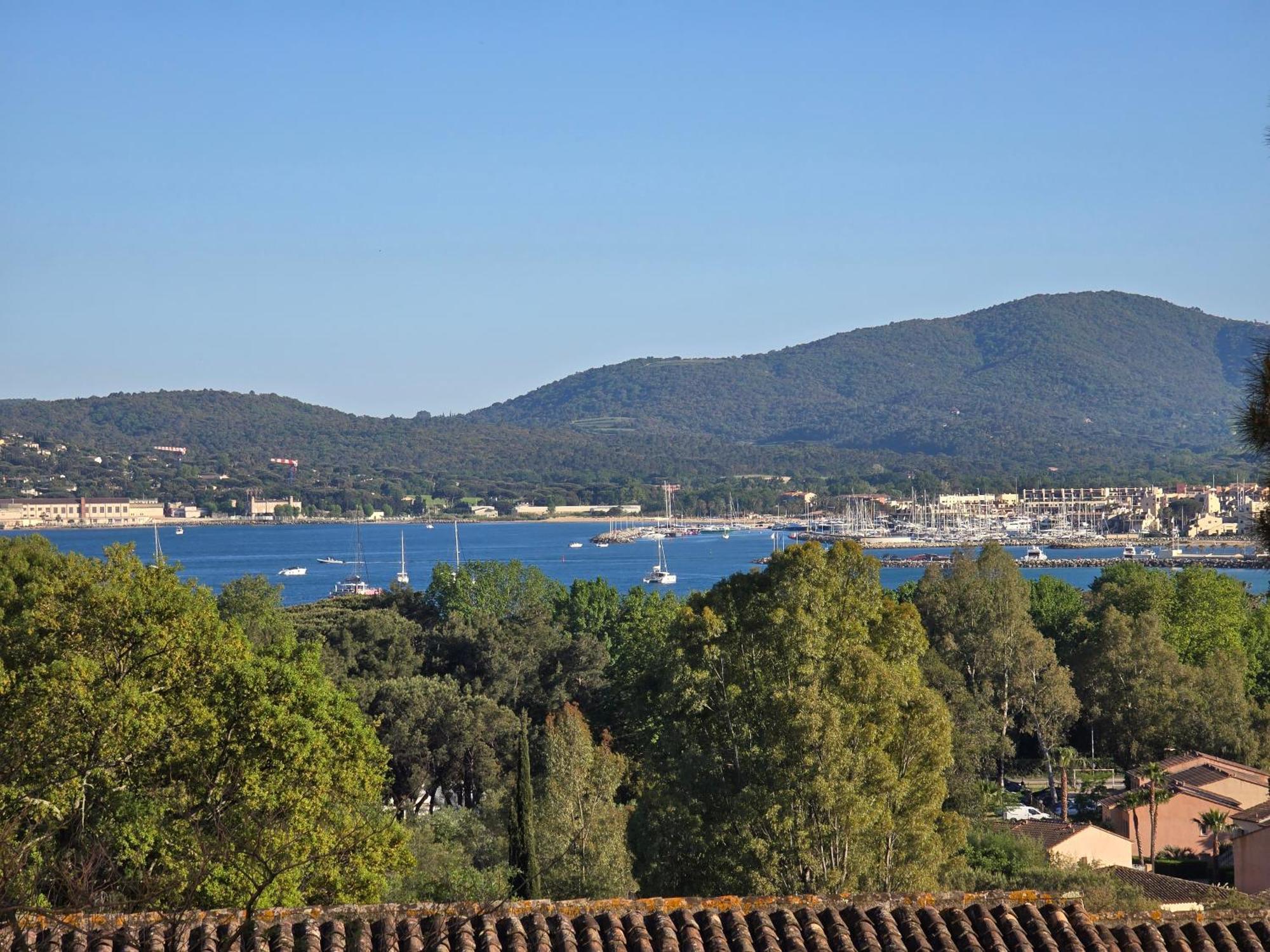 Chez Adriana Studio Vue Mer Avec Piscine Grimaud Eksteriør billede